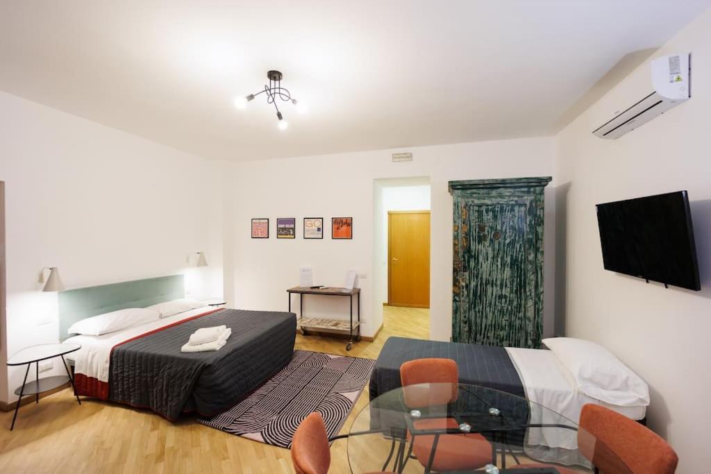 Apartment Dante Super Next Metro By Houseinnaples Naples