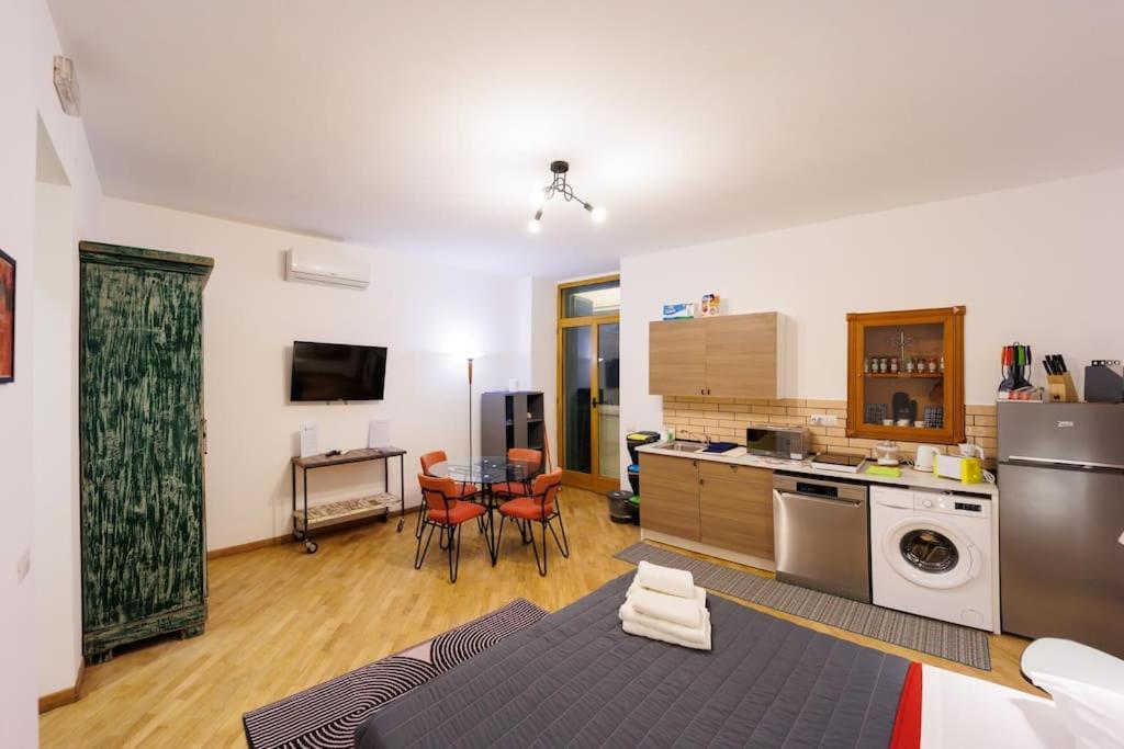 Dante Super Next Metro By Houseinnaples