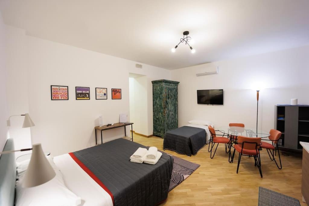 Dante Super Next Metro By Houseinnaples Apartment