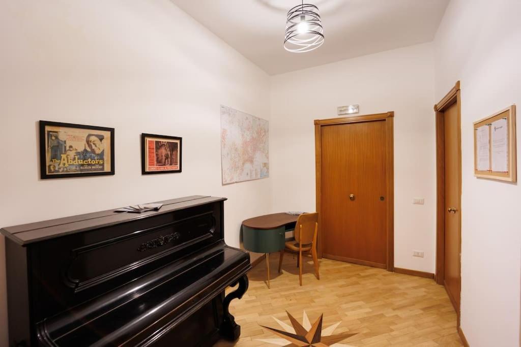 Dante Super Next Metro By Houseinnaples Apartment *