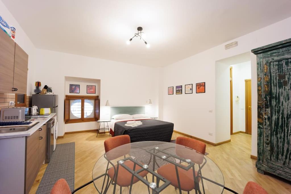 Apartment Dante Super Next Metro By Houseinnaples Naples