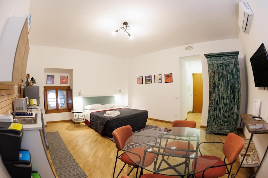 Dante Super Next Metro By Houseinnaples Apartment